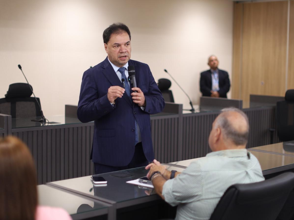Chicão diz que rever alta tarifa de energia do norte é prioridade para o Senado